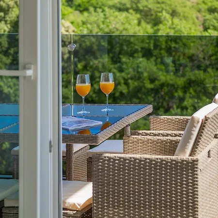 Apartment Exclusive Ellen & Micol-with 3 Free Mountain Bikes Pjescana Uvala